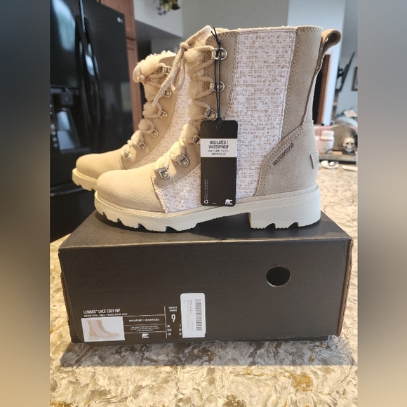 NEW SOREL LENNOX LACE-UP COZY BOOTS, 9, Waterproof - Picture 8 of 10